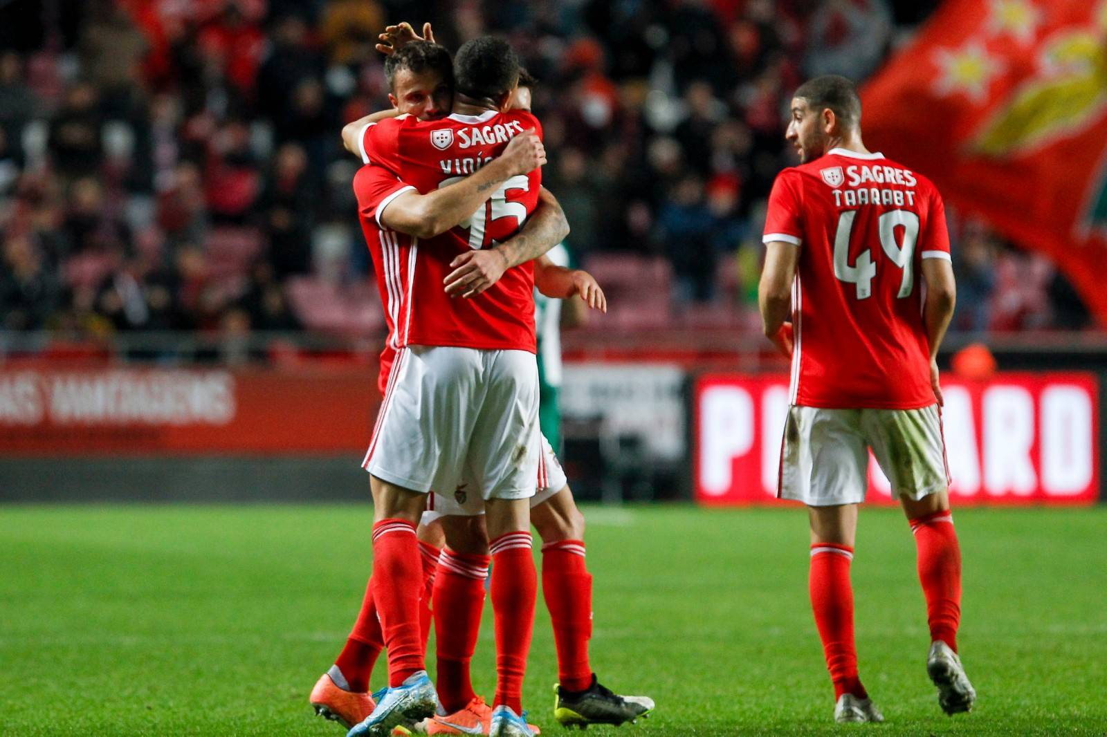 本菲卡对阵巴塞罗那