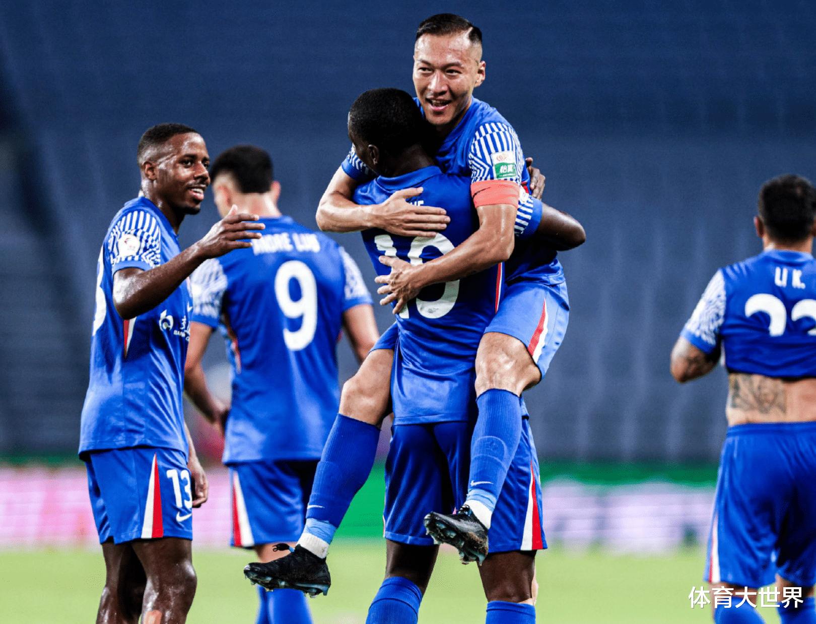 爱游戏-转折点山东男篮迎来里程碑，亚冠清晨攻防权衡，态度坚定，高层口径保持一致(今日山东男篮风云再起)