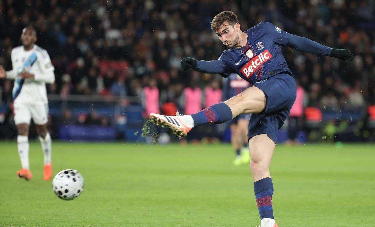 ayx-赛地聚焦：法甲清晨热度飙升，广州队止住颓势，话题不断，更衣室氛围转暖的简单介绍